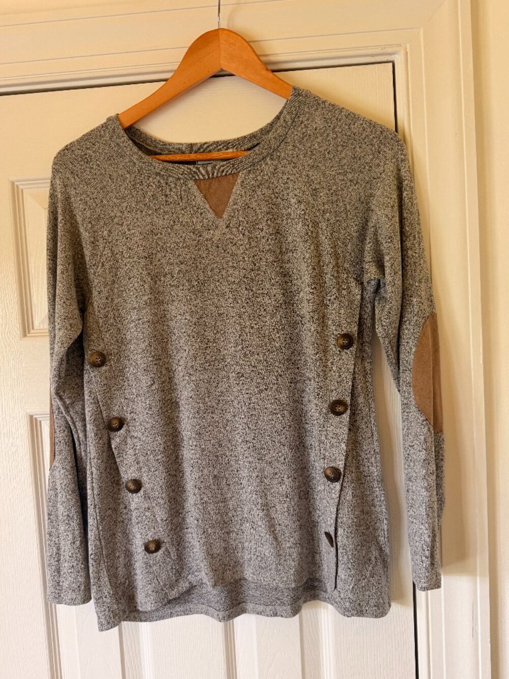 Moa Moa Gray Knit Button Detail Sweater Top Size Small